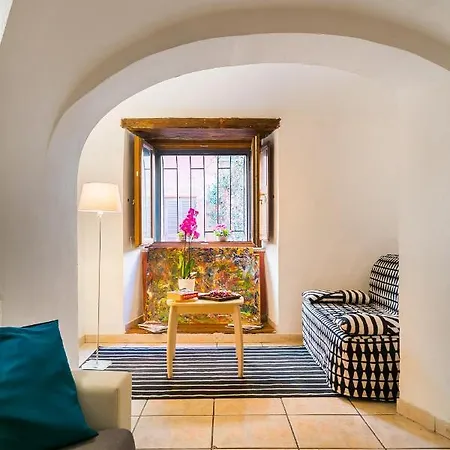 Moro 50 - Loft In Trastevere * Rome
